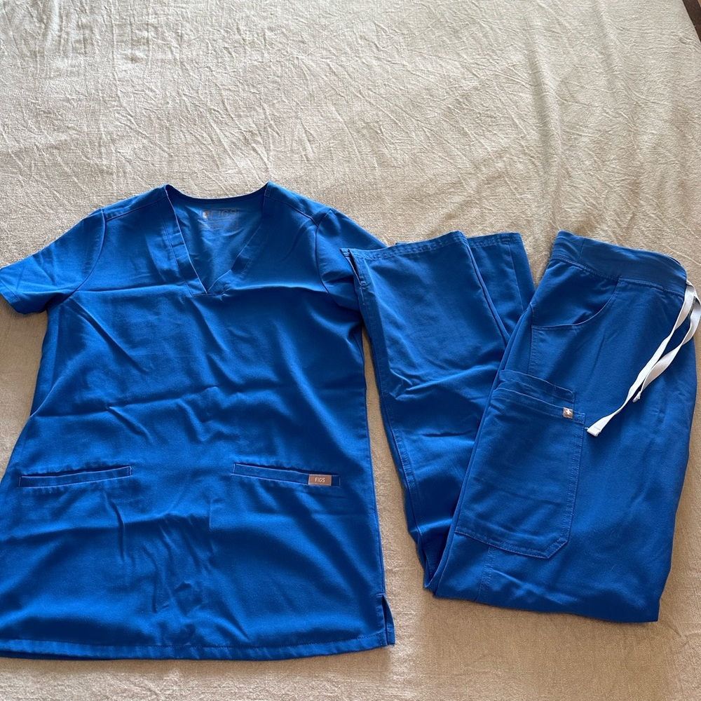 Figs scrubs